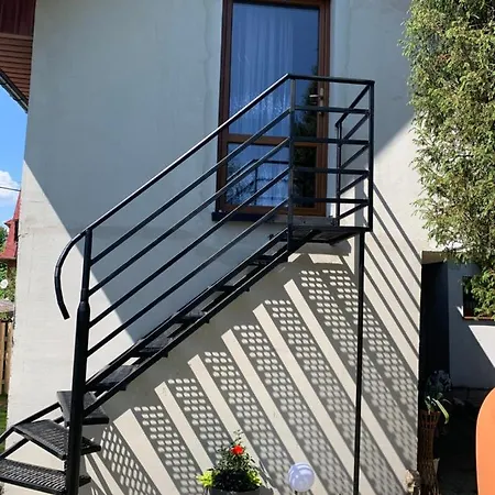 アパート U Halinki チョルシュティン